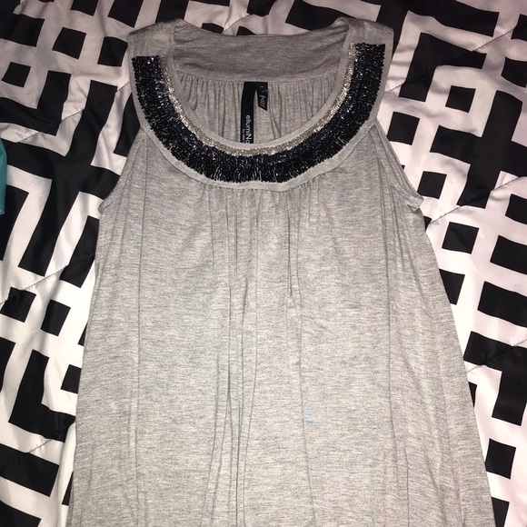 Fancy beaded grey tank top - Picture 5 of 5